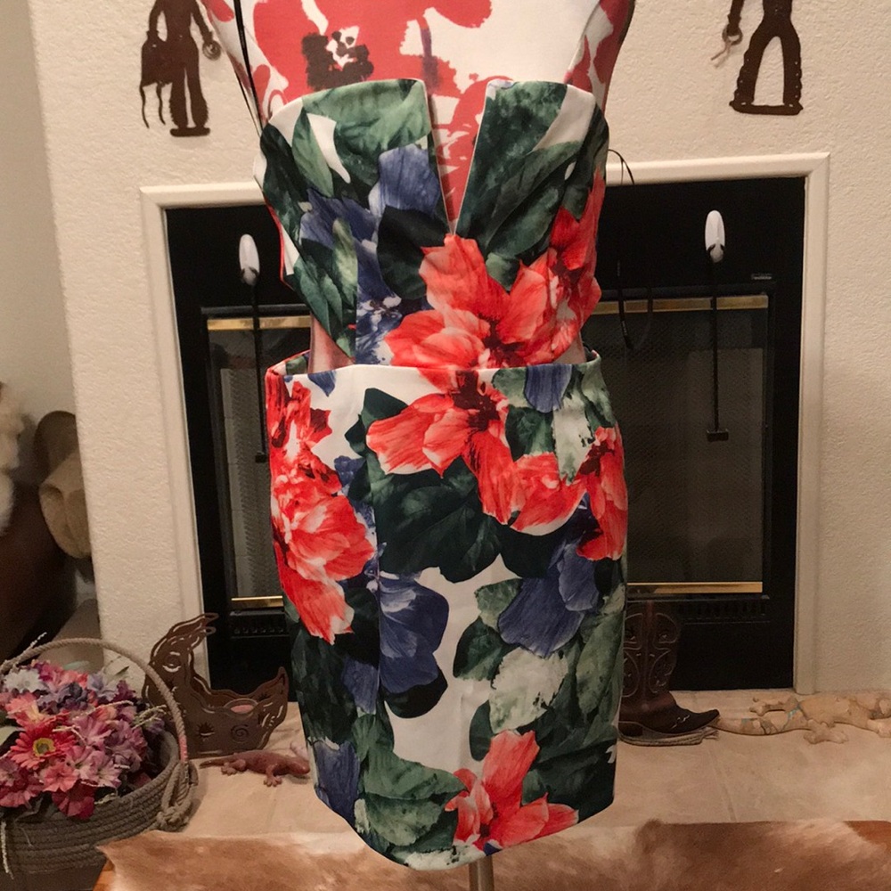 Strapless and cutout dress!